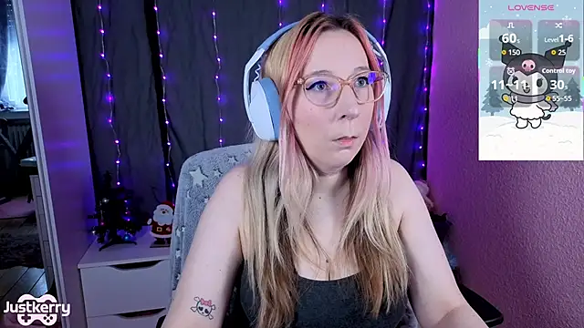 Snapshot of JustKerry chatting on 12/02/25, 09:58 JustKerry online show from 12/02/25, 09:58