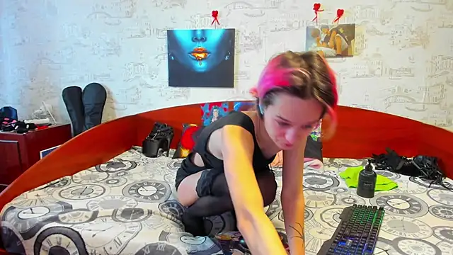 KagamiTayga online show from 02/15/25, 08:00