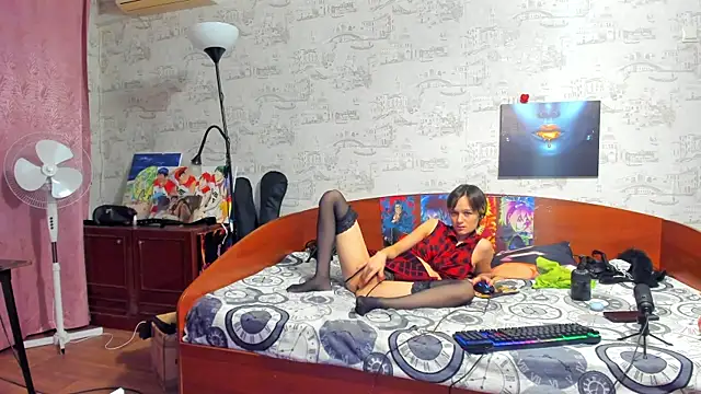 Snapshot of KagamiTayga chatting on 12/21/25, 03:02 KagamiTayga online show from 12/21/25, 03:02