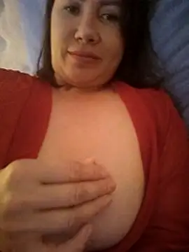 Snapshot of ROXOLANAA_SEXY chatting on 11/02/25, 06:05 ROXOLANAA SEXY online show from 11/02/25, 06:05