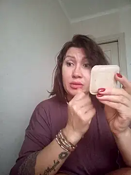 Snapshot of ROXOLANAA_SEXY chatting on 11/10/25, 12:59 ROXOLANAA SEXY online show from 11/10/25, 12:59