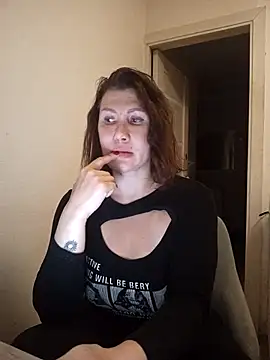 Snapshot of ROXOLANAA_SEXY chatting on 12/13/25, 07:53 ROXOLANAA SEXY online show from 12/13/25, 07:53