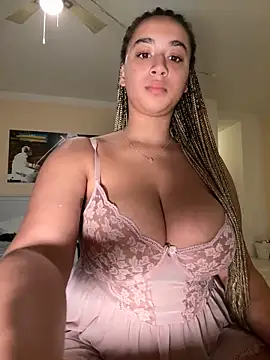 Snapshot of Naomisroom chatting on 01/14/25, 07:53 Naomisroom online show from 01/14/25, 07:53