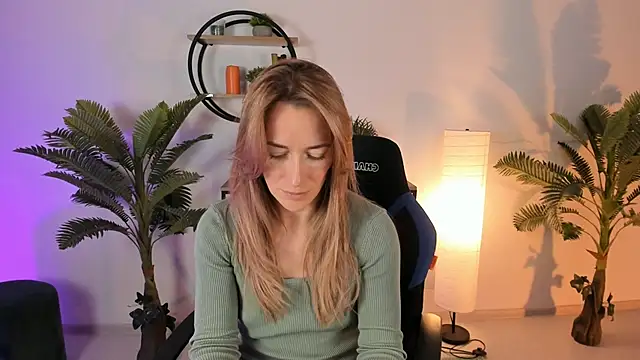 RebeccaMartinez online show from 02/13/25, 07:45