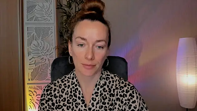 Snapshot of RebeccaMartinez chatting on 04/27/26, 07:28 RebeccaMartinez online show from 04/27/26, 07:28