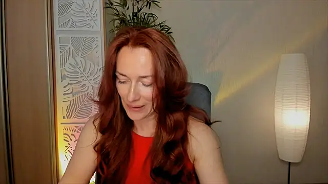 Snapshot of RebeccaMartinez chatting on 05/14/26, 11:28 RebeccaMartinez online show from 05/14/26, 11:28