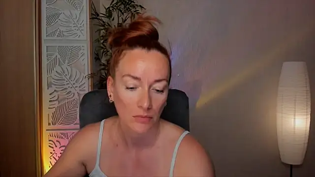 Snapshot of RebeccaMartinez chatting on 05/27/26, 08:33 RebeccaMartinez online show from 05/27/26, 08:33