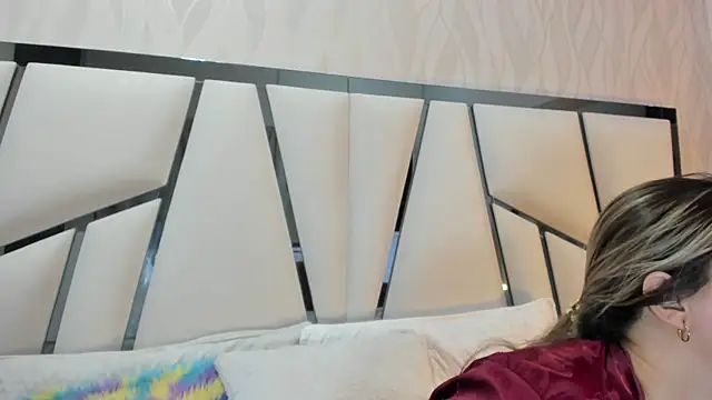 Snapshot of kimberly7_ chatting on 10/10/25, 11:42 kimberly7 online show from 10/10/25, 11:42