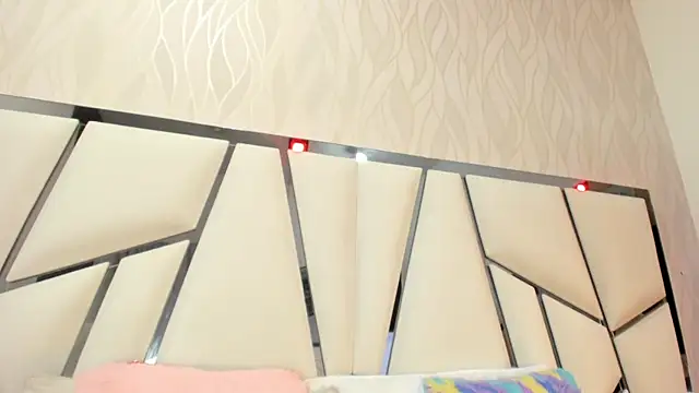 Snapshot of kimberly7_ chatting on 11/08/25, 11:43 kimberly7 online show from 11/08/25, 11:43