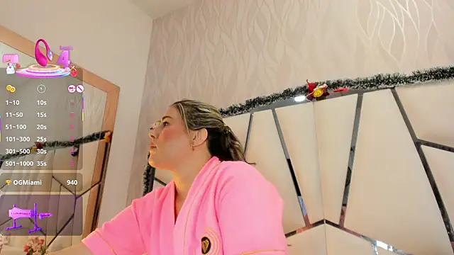 Snapshot of kimberly7_ chatting on 12/15/25, 12:09 kimberly7 online show from 12/15/25, 12:09