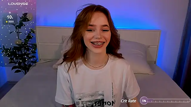 Snapshot of Phoenix_Margo chatting on 02/18/25, 02:49 Phoenix Margo online show from 02/18/25, 02:49