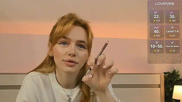 Snapshot of Phoenix_Margo chatting on 09/14/25, 02:54 Phoenix Margo online show from 09/14/25, 02:54