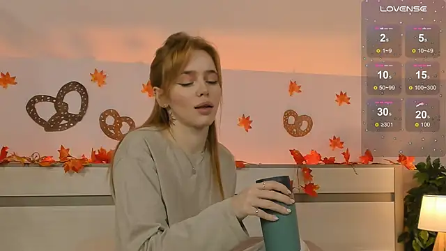 Snapshot of Phoenix_Margo chatting on 09/18/25, 03:08 Phoenix Margo online show from 09/18/25, 03:08