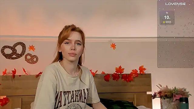 Snapshot of Phoenix_Margo chatting on 09/24/25, 03:32 Phoenix Margo online show from 09/24/25, 03:32