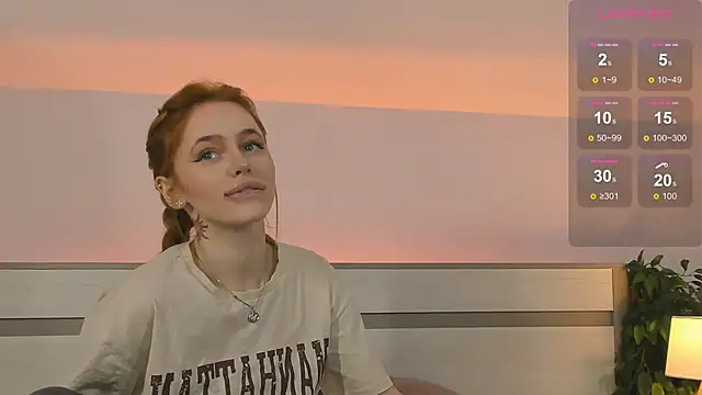 Snapshot of Phoenix_Margo chatting on 10/15/25, 03:17 Phoenix Margo online show from 10/15/25, 03:17