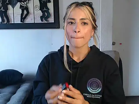 Liamiler01  online show from 02/07/25, 06:24