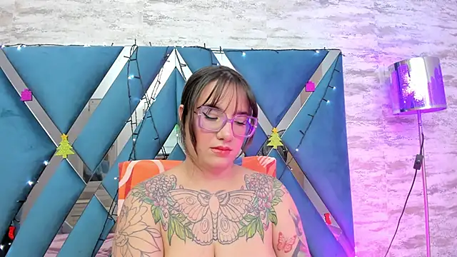 Snapshot of DEVA_BLUE_ chatting on 12/11/24, 08:04 DEVA BLUE  online show from 12/11/24, 08:04