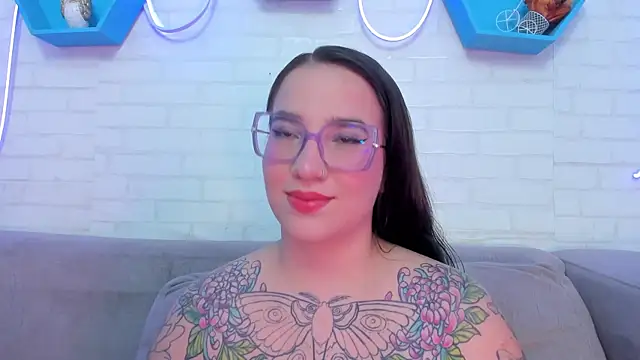 Snapshot of DEVA_BLUE_ chatting on 01/19/25, 04:33 DEVA BLUE  online show from 01/19/25, 04:33