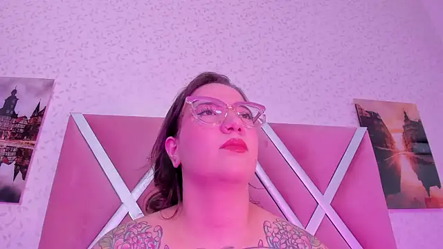 Snapshot of DEVA_BLUE_ chatting on 11/12/25, 05:30 DEVA BLUE online show from 11/12/25, 05:30