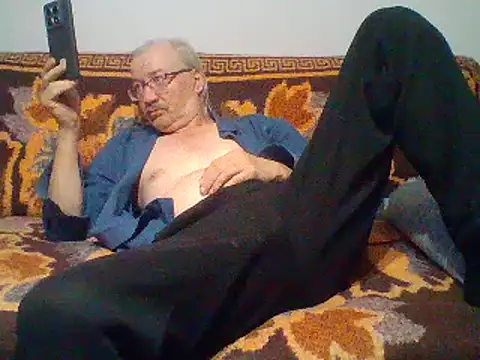 Snapshot of cumloverboyxx69 chatting on 01/30/25, 04:55 cumloverboyxx69 online show from 01/30/25, 04:55