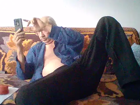 Snapshot of cumloverboyxx69 chatting on 02/08/25, 08:20 cumloverboyxx69 online show from 02/08/25, 08:20