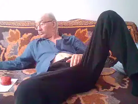 Snapshot of cumloverboyxx69 chatting on 02/23/25, 11:44 cumloverboyxx69 online show from 02/23/25, 11:44