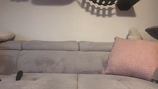 LucyFoxLulu online show from 11/29/25, 03:15