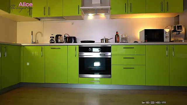 Snapshot of pinkheart_ chatting on 11/30/25, 03:27 pinkheart online show from 11/30/25, 03:27