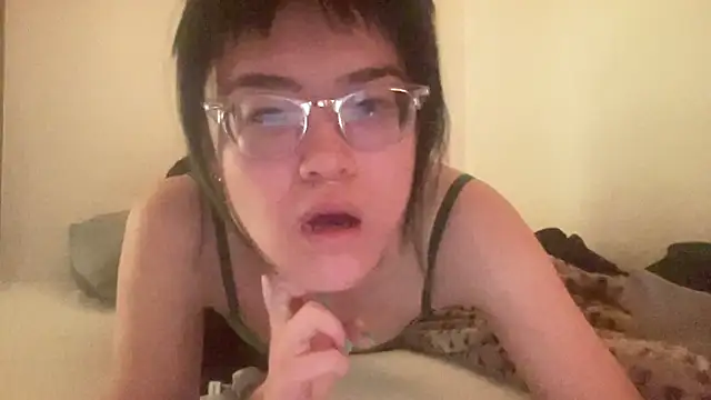 Snapshot of forbiddenfruitcake chatting on 03/03/25, 07:43 forbiddenfruitcake online show from 03/03/25, 07:43