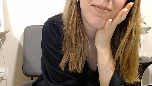 Snapshot of ninfa2000 chatting on 02/21/26, 09:05 ninfa2000 online show from 02/21/26, 09:05