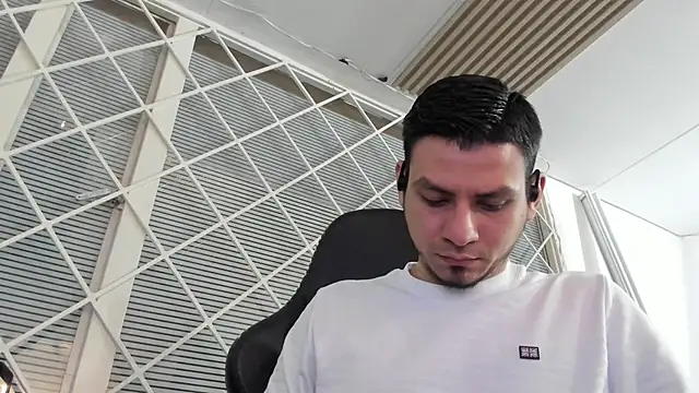 Snapshot of Rick_Diesel_ chatting on 10/01/25, 03:34 Rick Diesel online show from 10/01/25, 03:34