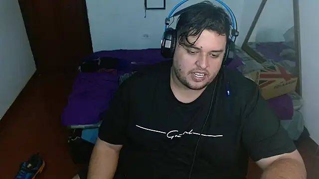 Snapshot of altairstudiosvip_ chatting on 12/10/24, 02:39 altairstudiosvip  online show from 12/10/24, 02:39