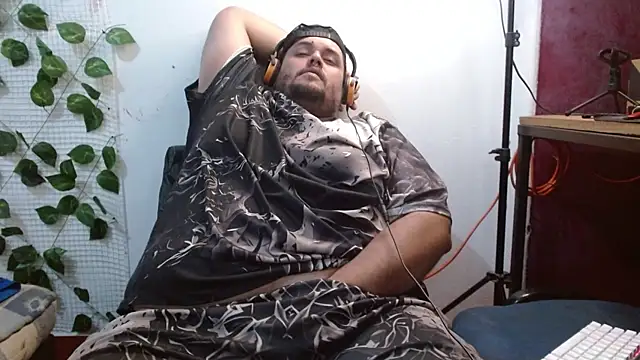 Snapshot of altairstudiosvip_ chatting on 02/03/25, 03:06 altairstudiosvip  online show from 02/03/25, 03:06