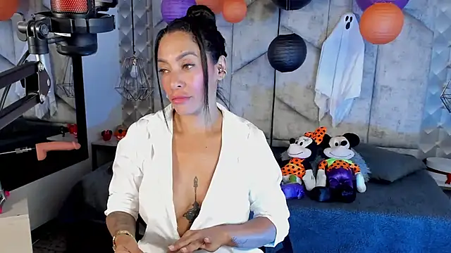 NiicolleMiller online show from 10/24/25, 12:30