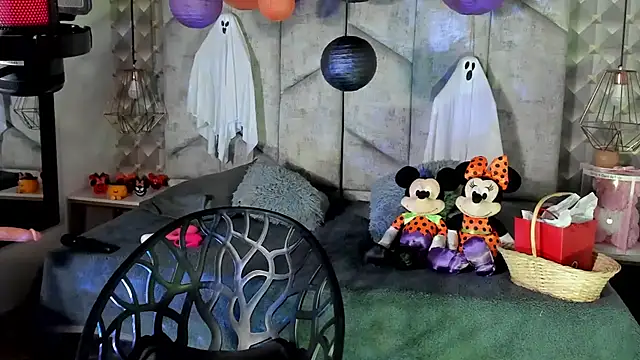 NiicolleMiller online show from 10/30/25, 11:38