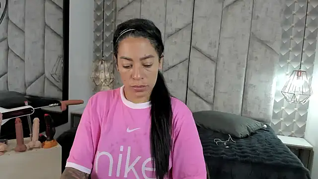 NiicolleMiller online show from 11/10/25, 11:31