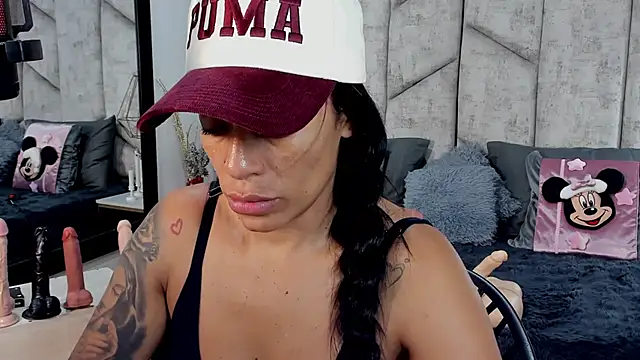 NiicolleMiller online show from 11/18/25, 11:14