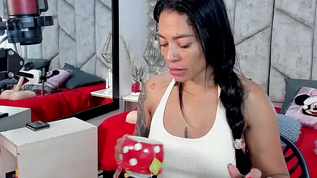 NiicolleMiller online show from 11/20/25, 11:54