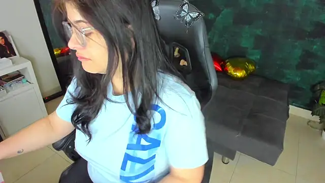 BellaFlaming online show from 12/26/24, 10:26