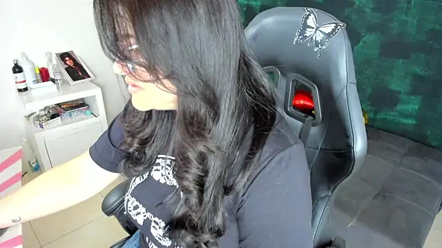 BellaFlaming online show from 01/14/25, 11:20