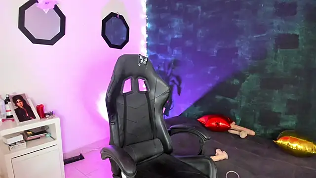 BellaFlaming online show from 01/20/25, 06:10