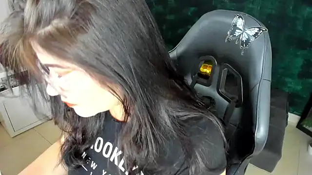 BellaFlaming online show from 01/31/25, 11:13