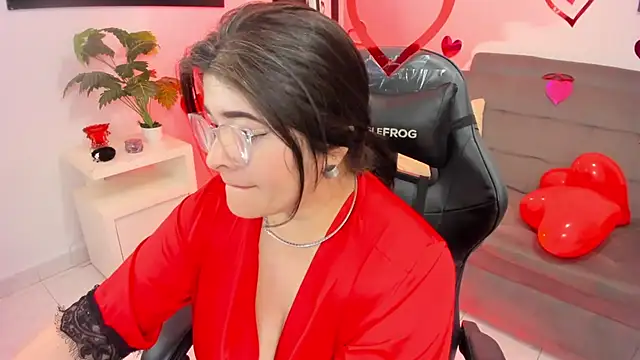 BellaFlaming online show from 02/14/25, 06:40