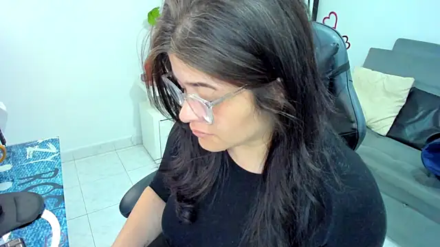 BellaFlaming online show from 02/28/25, 09:58