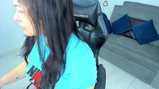 BellaFlaming online show from 03/07/25, 09:40