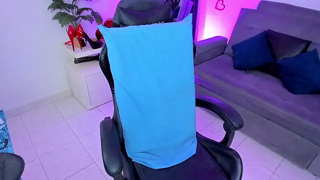 BellaFlaming online show from 03/21/25, 01:45