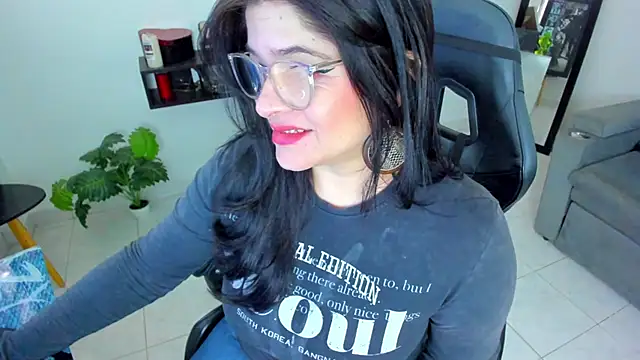 BellaFlaming online show from 09/13/25, 12:05