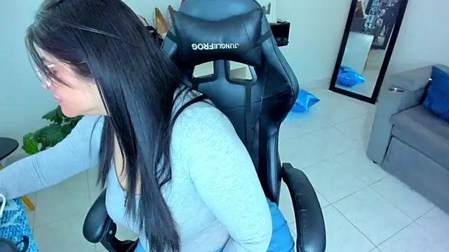 BellaFlaming online show from 09/17/25, 10:39