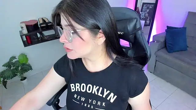 BellaFlaming online show from 09/20/25, 11:11