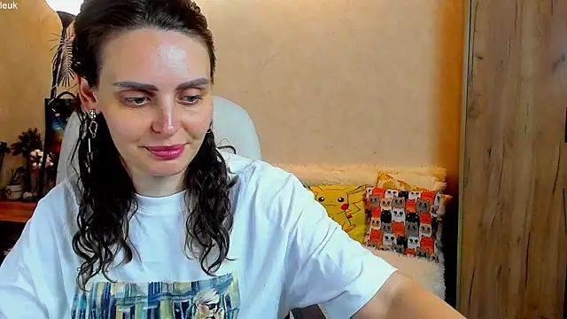 Snapshot of mia_grantes chatting on 10/05/25, 08:18 mia grantes online show from 10/05/25, 08:18